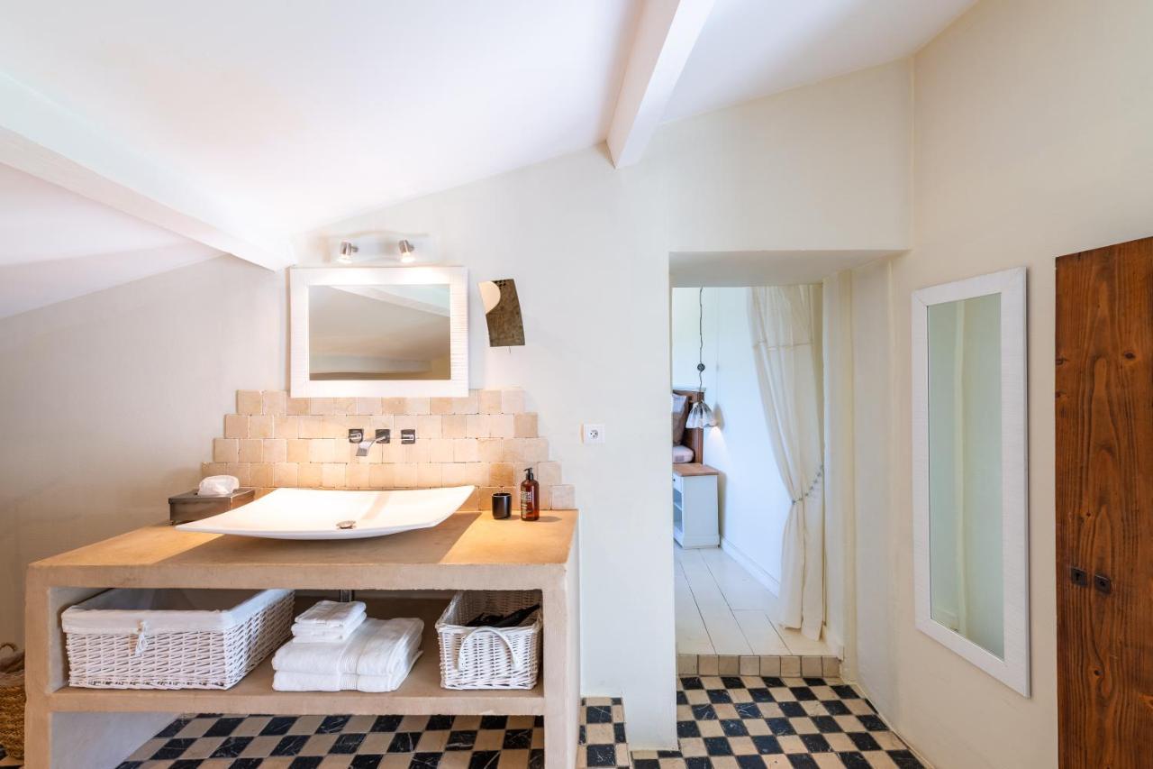 Maison D'Hotes Les Caroubiers Montségur-sur-Lauzon Esterno foto