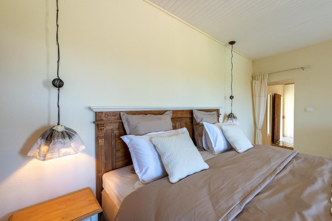 Maison D'Hotes Les Caroubiers Montségur-sur-Lauzon Esterno foto