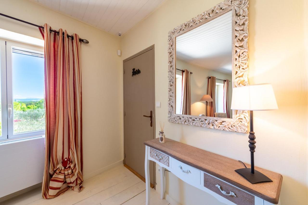 Maison D'Hotes Les Caroubiers Montségur-sur-Lauzon Esterno foto